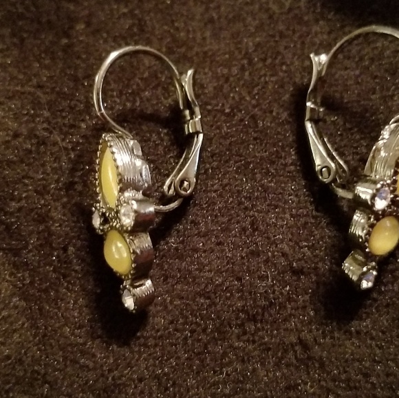 Earrings - Picture 3 of 3
